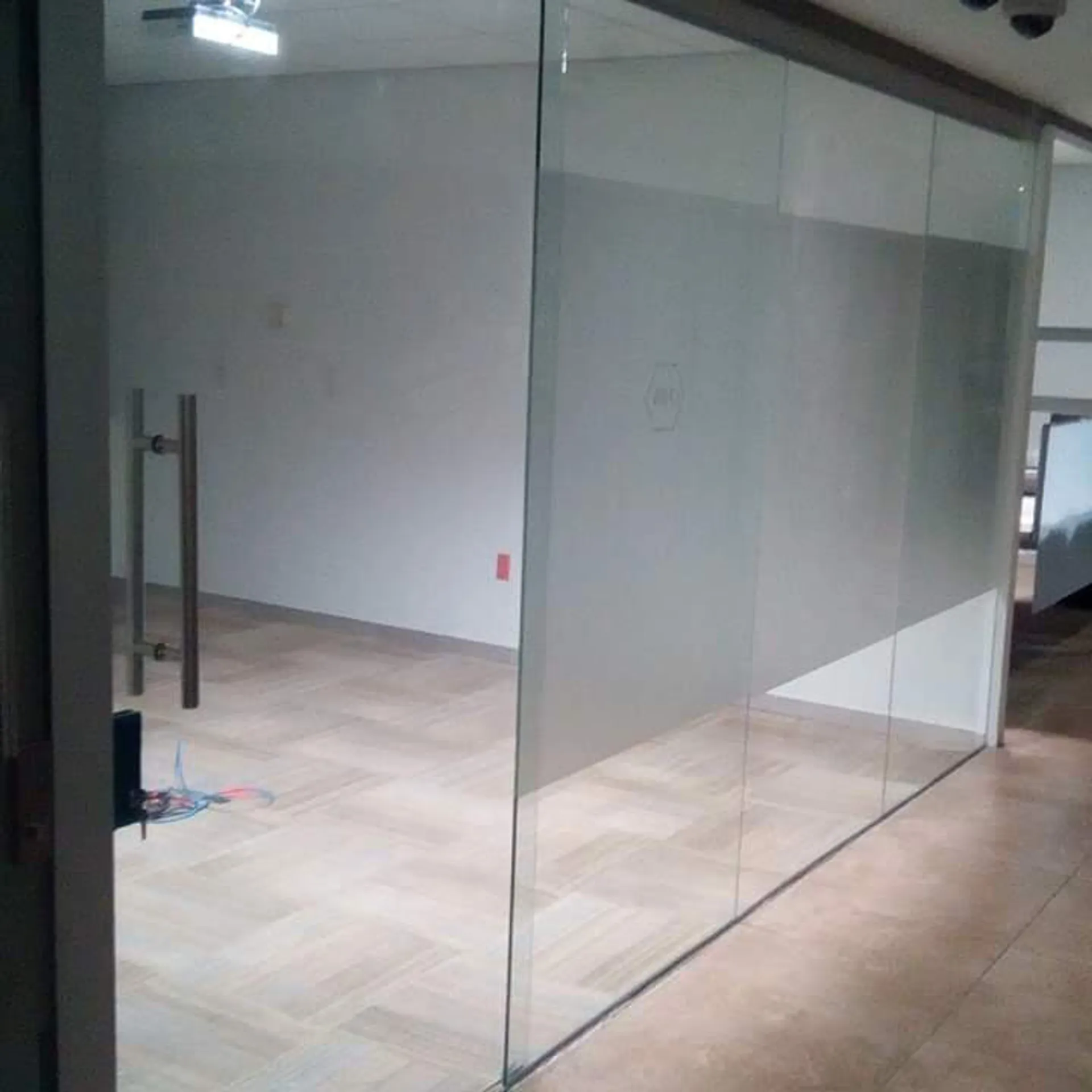Mampara divisoria de cristal oficinas